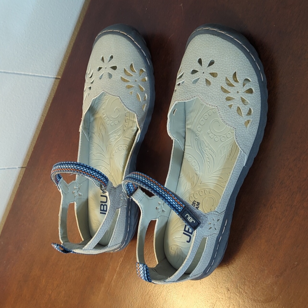 Light Grey Deep Sea Encore JBU by JAMBU Vegan Leather size 8 M